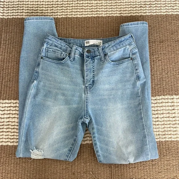 Tilly’s Jeans! - Picture 2 of 4